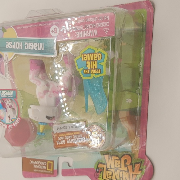 Animal Jam Best Dressed Magic Horse with Light-up Ring Collectible BOX DAMAGE - Picture 9 of 13